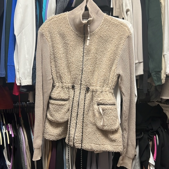 Varley Cream Teddy Jacket - Picture 6 of 9